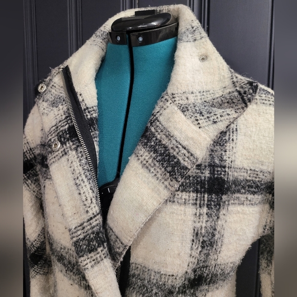 Black and Cream Checkered Coat, Express - Picture 4 of 8